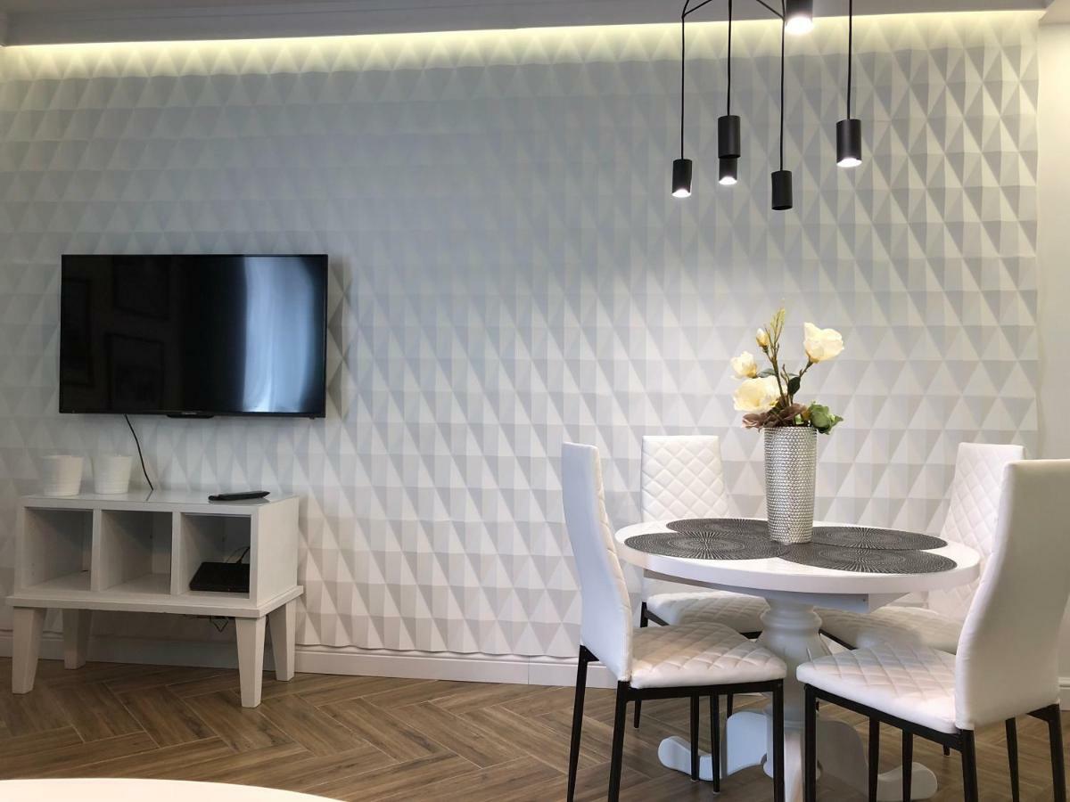 Family & Business Sauna Apartments Paderewskiego Sienkiewicza No2 Centrum Downtown - 2 Bedroom With Private Sauna, Bath With Hydromassage, Parking Kielce Exterior foto