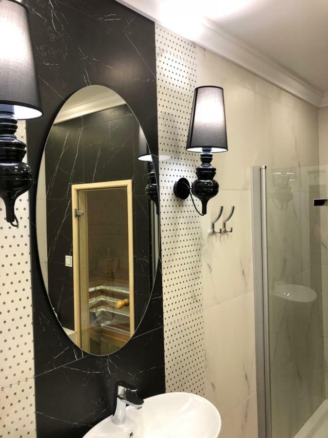 Family & Business Sauna Apartments Paderewskiego Sienkiewicza No2 Centrum Downtown - 2 Bedroom With Private Sauna, Bath With Hydromassage, Parking Kielce Exterior foto